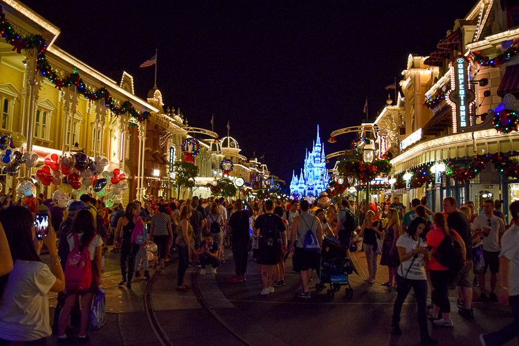 Disney - Main Street enfeitada para o Ano Novo