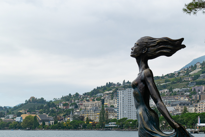 Suíça - Escultura na orla do Lago de Montreux