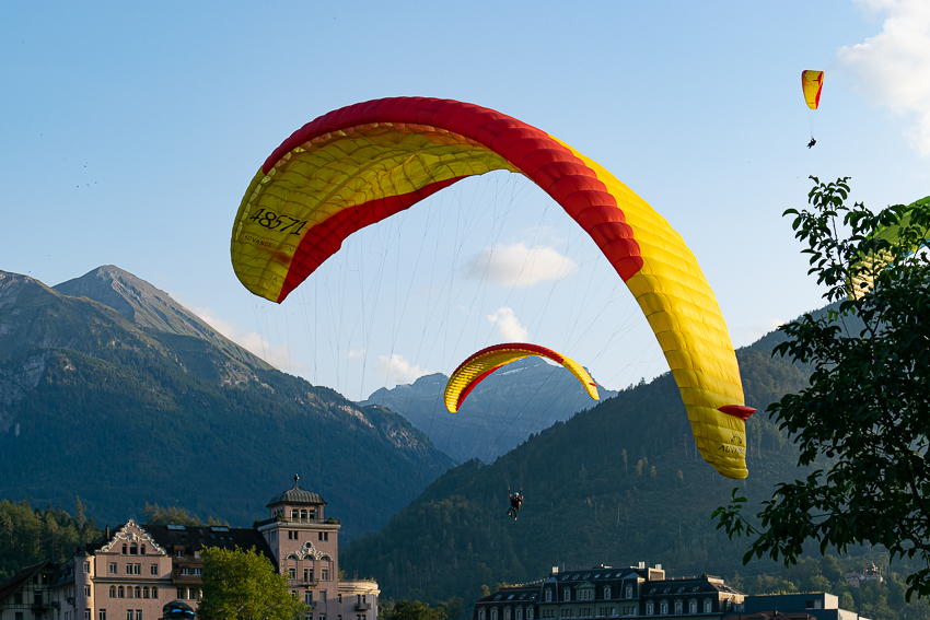 Suíça - Interlaken - Pouso de Paragliders