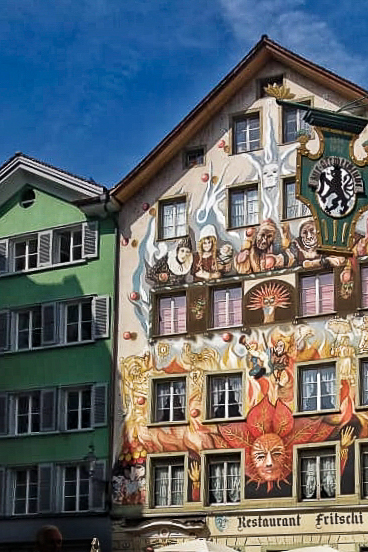 Suíça - Lucerna - Centro Histórico com as fachadas das casas pintadas
